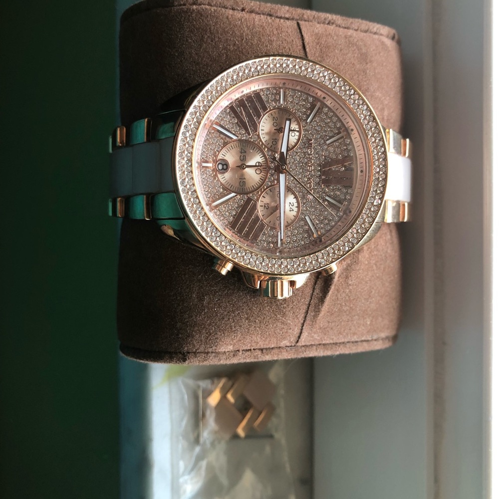 Michael Kors Watch - Picture 2 of 3